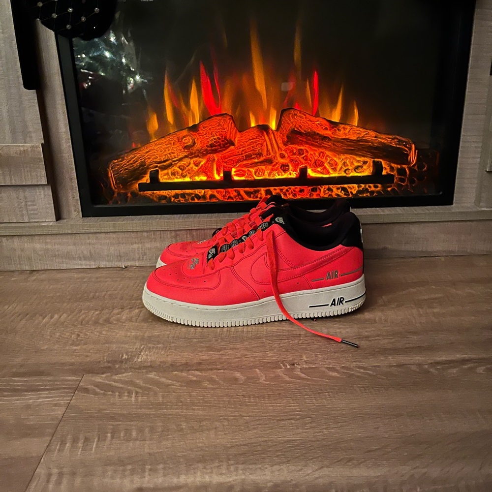 Nike Air Force 1 Red Sneakers